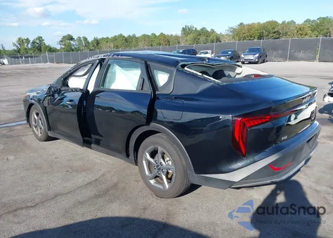 2025 Kia K4 Lxs from USA, damaged, VIN 3KPFT4DE8SE093701